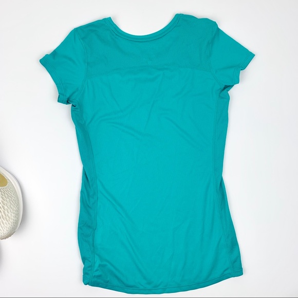 Two piece Women’s Nike Challenger DRI-FIT top - Picture 5 of 7